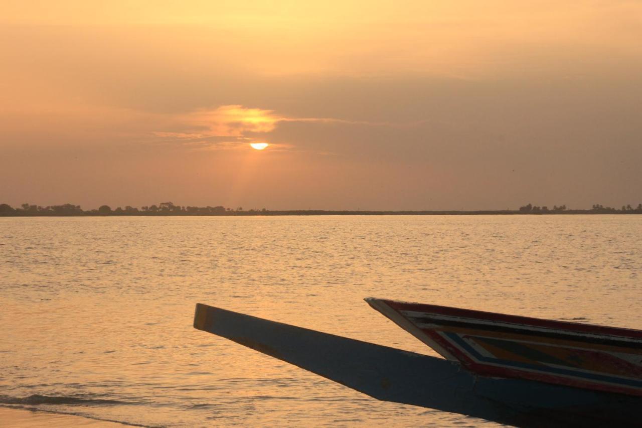 A La Ficelle Du Lac Rose نياغا المظهر الخارجي الصورة