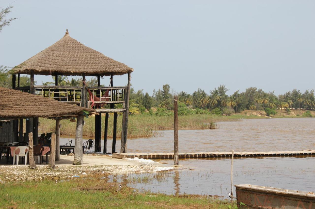 A La Ficelle Du Lac Rose نياغا المظهر الخارجي الصورة